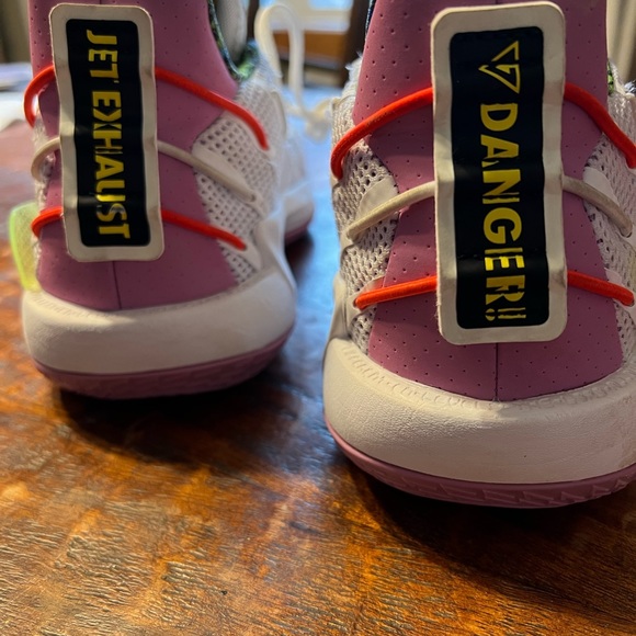 Adidas kids size 6 Toy Story basketball shoes - Picture 3 of 13